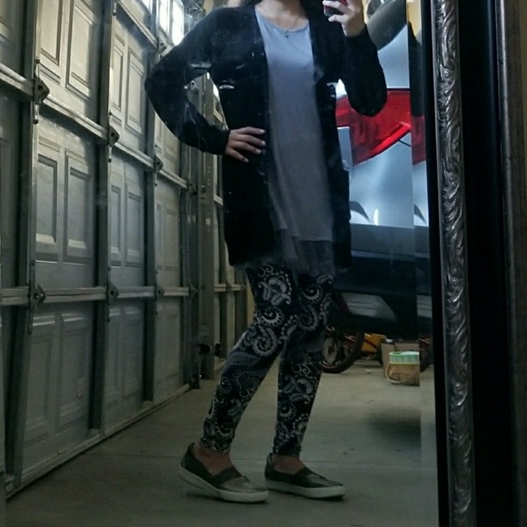 Navy Paisley Print Leggings - Picture 5 of 5